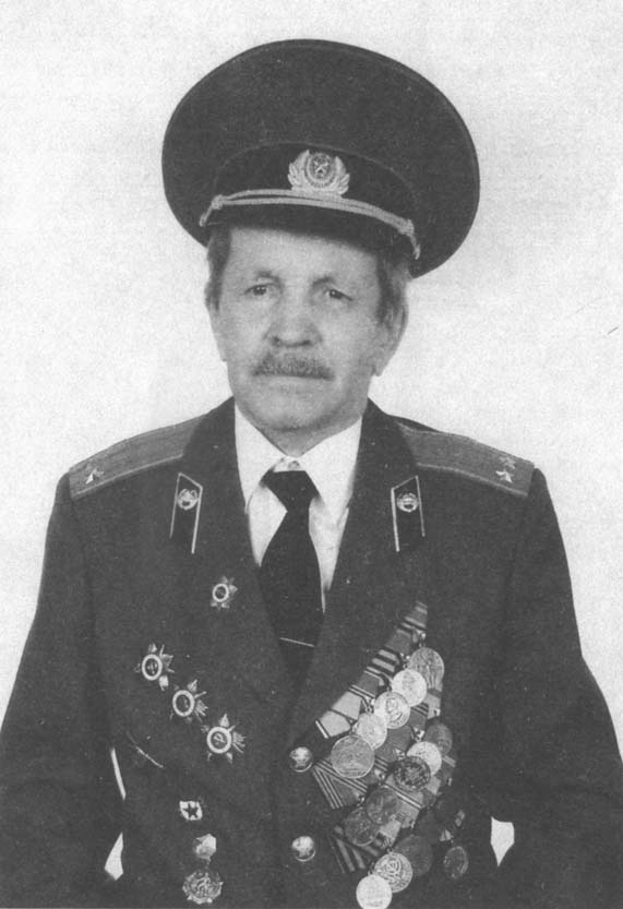 Иллюстрация к книге — Дневник самоходчика. Боевой путь механика-водителя ИСУ-152. 1942-1945 [_18.jpg]