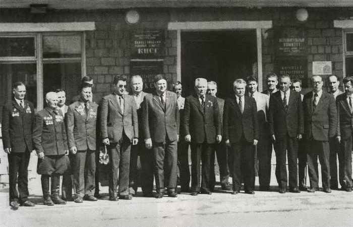 Иллюстрация к книге — Черненко [i_013.jpg]