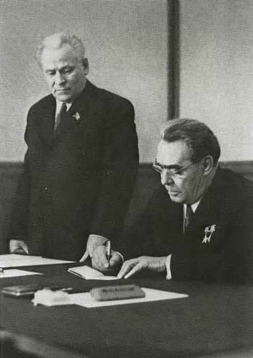 Иллюстрация к книге — Черненко [i_017.jpg]