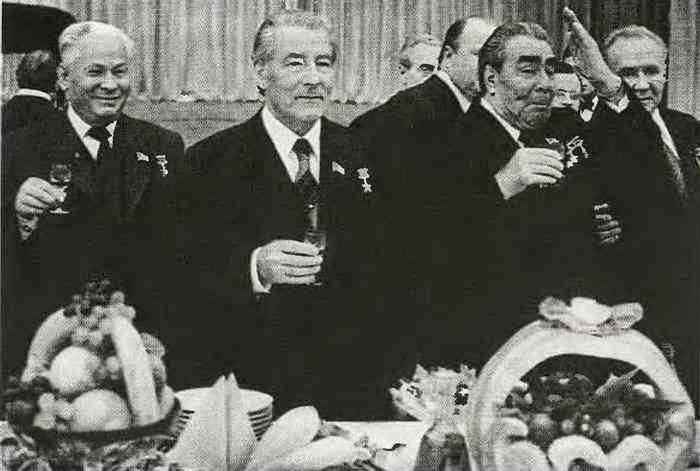 Иллюстрация к книге — Черненко [i_027.jpg]