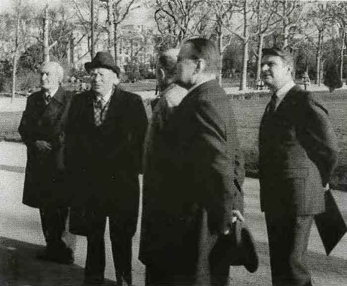 Иллюстрация к книге — Черненко [i_032.jpg]