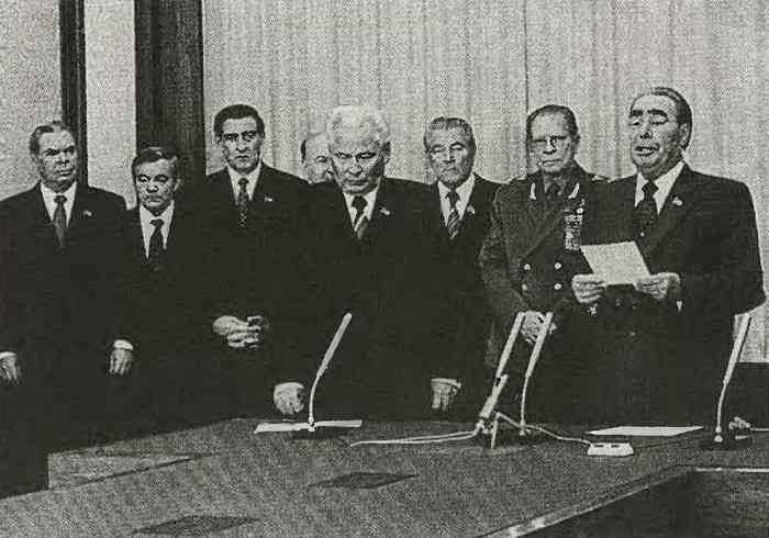 Иллюстрация к книге — Черненко [i_033.jpg]