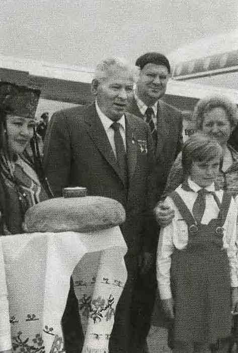 Иллюстрация к книге — Черненко [i_043.jpg]