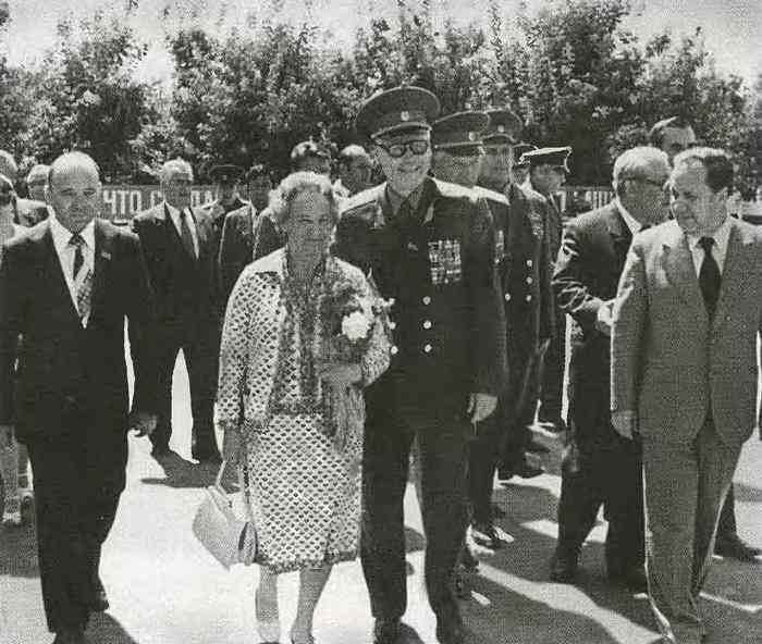 Иллюстрация к книге — Черненко [i_047.jpg]