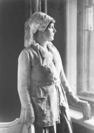 Иллюстрация к книге — Лариса Рейснер [i_011.jpg]