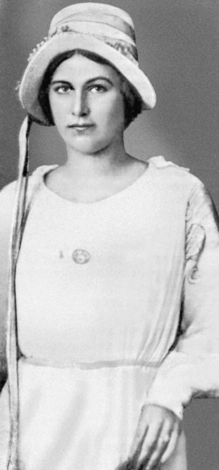 Иллюстрация к книге — Лариса Рейснер [i_032.jpg]