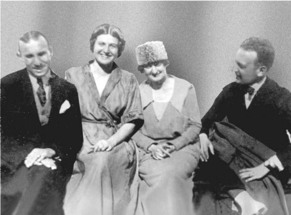 Иллюстрация к книге — Лариса Рейснер [i_045.jpg]