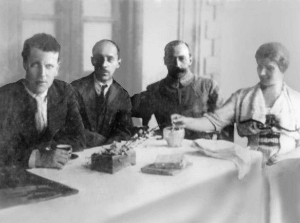 Иллюстрация к книге — Лариса Рейснер [i_047.jpg]