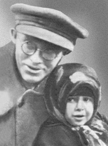 Иллюстрация к книге — Лариса Рейснер [i_053.jpg]