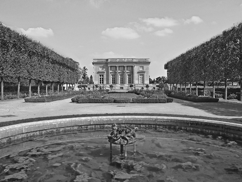 Иллюстрация к книге — Берегитесь, Боги жаждут! [i_047.jpg]