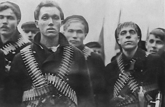 Иллюстрация к книге — Берегитесь, Боги жаждут! [i_241.jpg]