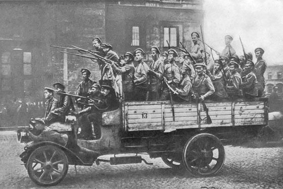 Иллюстрация к книге — Берегитесь, Боги жаждут! [i_251.jpg]