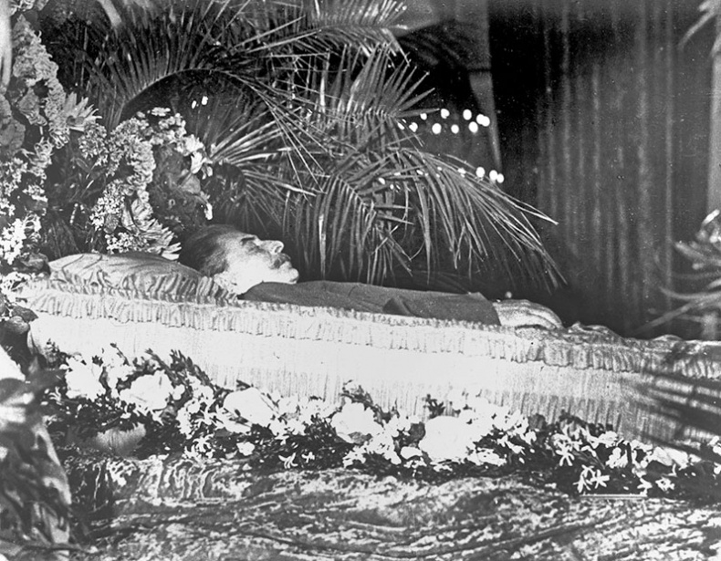 Иллюстрация к книге — Мой лучший друг товарищ Сталин [i_050.jpg]