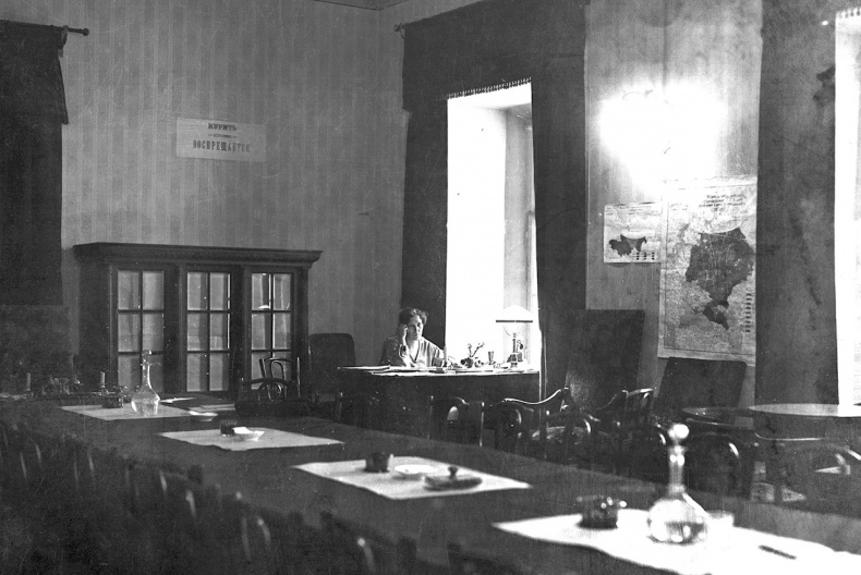 Иллюстрация к книге — Друг мой, враг мой... [i_033.jpg]