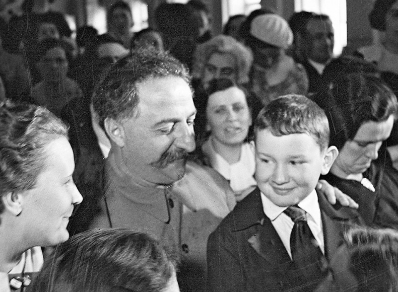 Иллюстрация к книге — Друг мой, враг мой... [i_065.jpg]