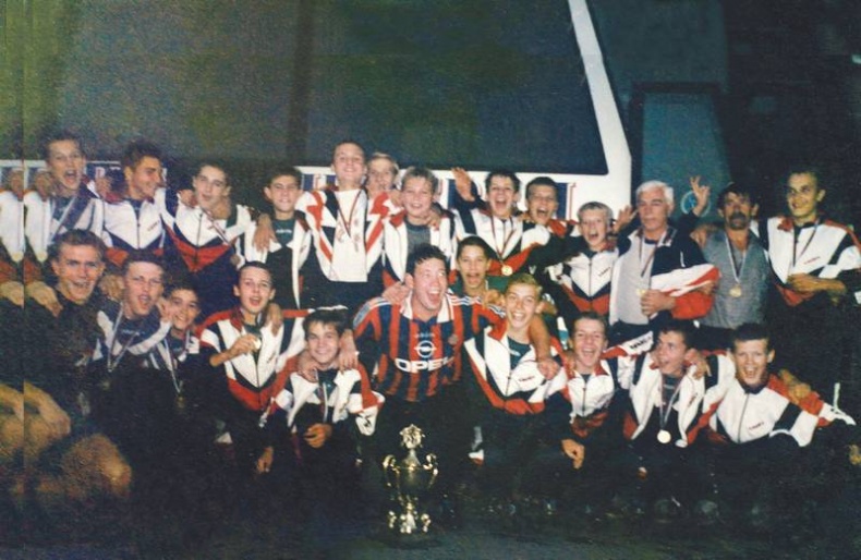 Иллюстрация к книге — Леонид Слуцкий. Тренер из соседнего двора [i_018.jpg]