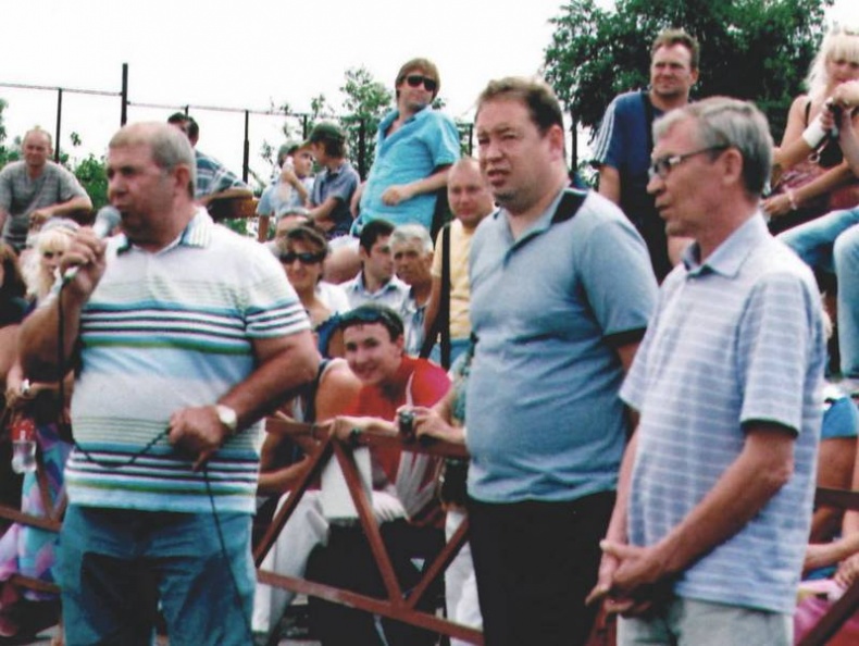 Иллюстрация к книге — Леонид Слуцкий. Тренер из соседнего двора [i_021.jpg]