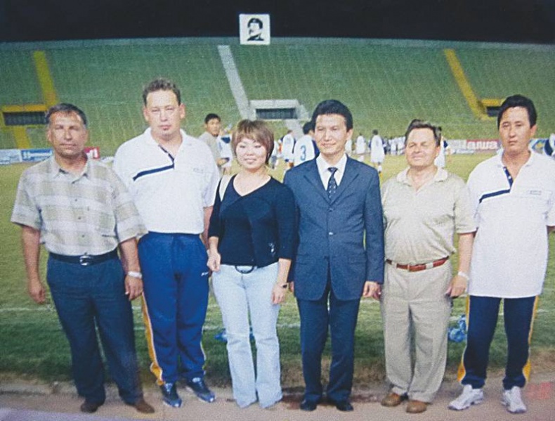 Иллюстрация к книге — Леонид Слуцкий. Тренер из соседнего двора [i_023.jpg]