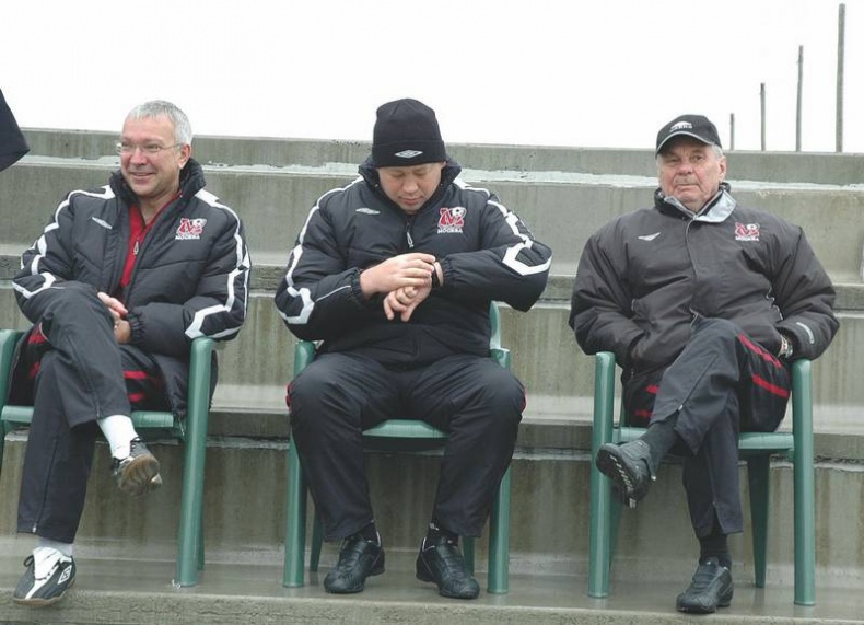 Иллюстрация к книге — Леонид Слуцкий. Тренер из соседнего двора [i_026.jpg]