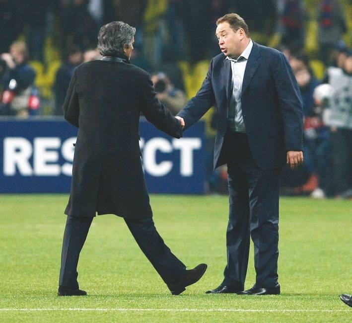 Иллюстрация к книге — Леонид Слуцкий. Тренер из соседнего двора [i_039.jpg]