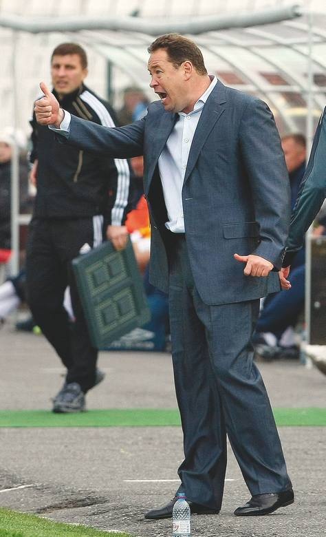 Иллюстрация к книге — Леонид Слуцкий. Тренер из соседнего двора [i_044.jpg]