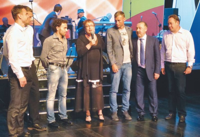 Иллюстрация к книге — Леонид Слуцкий. Тренер из соседнего двора [i_057.jpg]