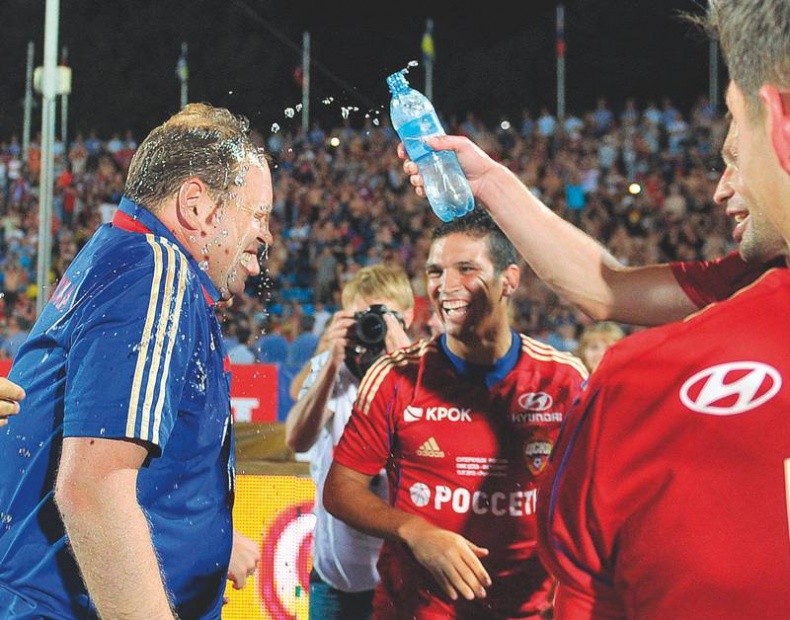 Иллюстрация к книге — Леонид Слуцкий. Тренер из соседнего двора [i_065.jpg]