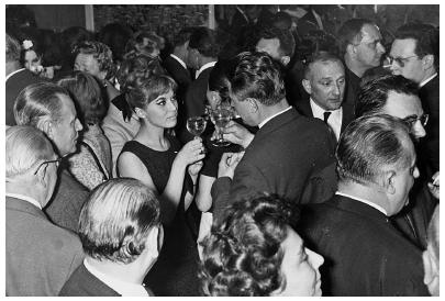 Иллюстрация к книге — Жизнь как КИНО, или Мой муж Авдотья Никитична [i_027.jpg]