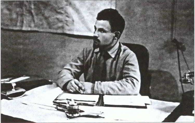 Иллюстрация к книге — &quot;Крестный отец&quot; Штирлица [i_007.jpg]