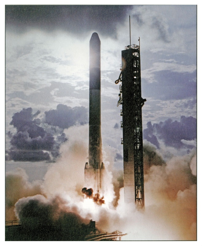 Иллюстрация к книге — Теория всего. От сингулярности до бесконечности: происхождение и судьба Вселенной [i_006.jpg]