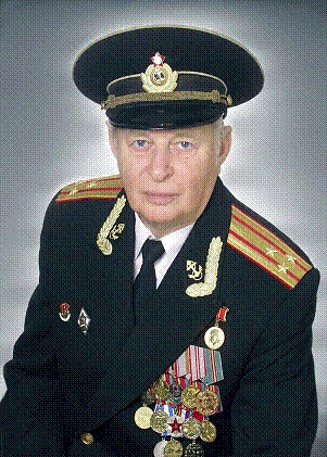 Иллюстрация к книге — С кортиком и стетоскопом [pic_1.jpg]