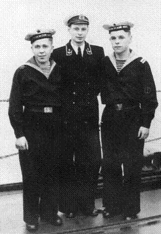 Иллюстрация к книге — С кортиком и стетоскопом [pic_18.jpg]