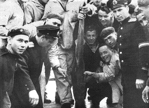 Иллюстрация к книге — С кортиком и стетоскопом [pic_28.jpg]