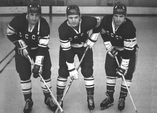 Иллюстрация к книге — Валерий Харламов. Легенда №17 [i_006.jpg]