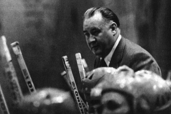 Иллюстрация к книге — Валерий Харламов. Легенда №17 [i_044.jpg]