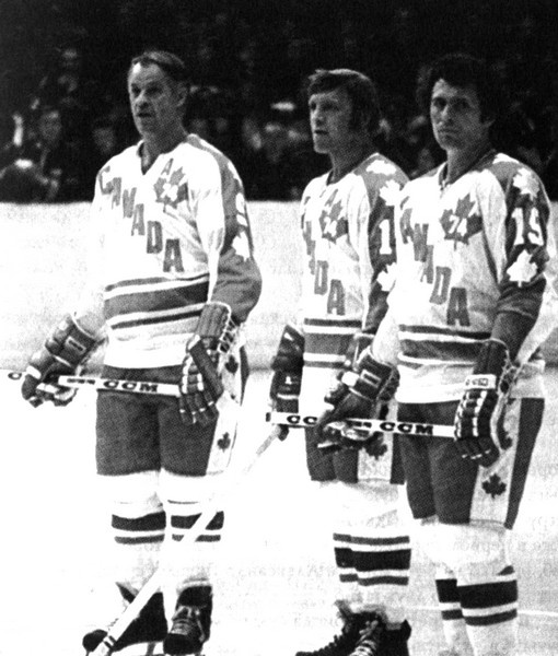 Иллюстрация к книге — Валерий Харламов. Легенда №17 [i_061.jpg]