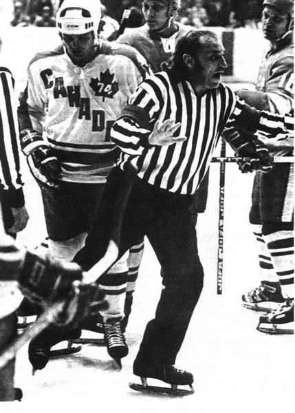 Иллюстрация к книге — Валерий Харламов. Легенда №17 [i_064.jpg]