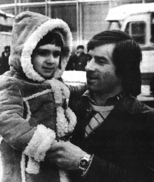 Иллюстрация к книге — Валерий Харламов. Легенда №17 [i_082.jpg]