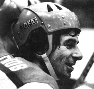 Иллюстрация к книге — Валерий Харламов. Легенда №17 [i_096.jpg]