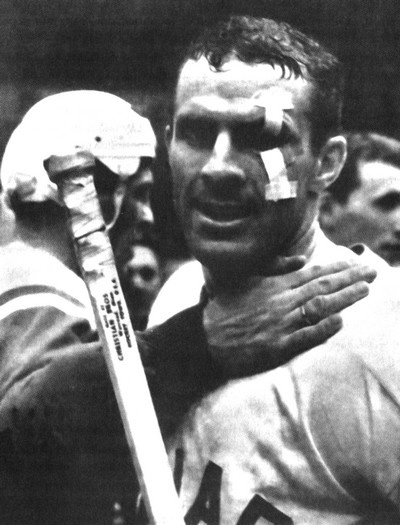 Иллюстрация к книге — Валерий Харламов. Легенда №17 [i_123.jpg]