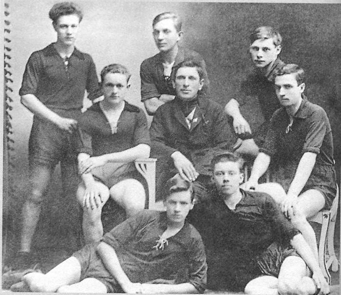 Иллюстрация к книге — Удивление перед жизнью. Воспоминания [_15.jpg]