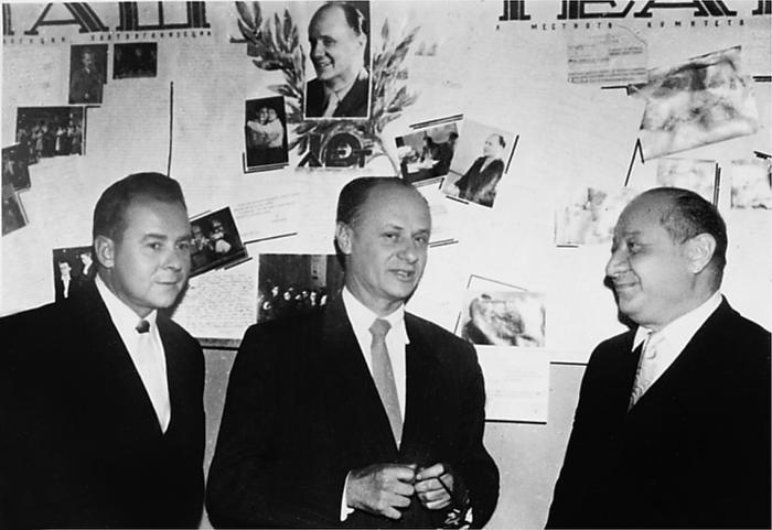 Иллюстрация к книге — Удивление перед жизнью. Воспоминания [i_015.jpg]