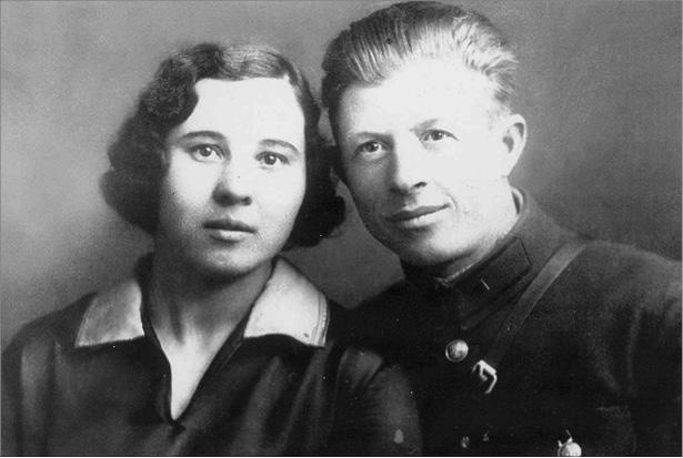 Иллюстрация к книге — Генерал Родимцев. Прошедший три войны [i_009.jpg]