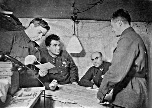 Иллюстрация к книге — Генерал Родимцев. Прошедший три войны [i_016.jpg]