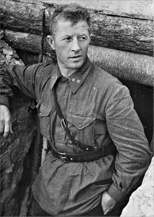 Иллюстрация к книге — Генерал Родимцев. Прошедший три войны [i_017.jpg]