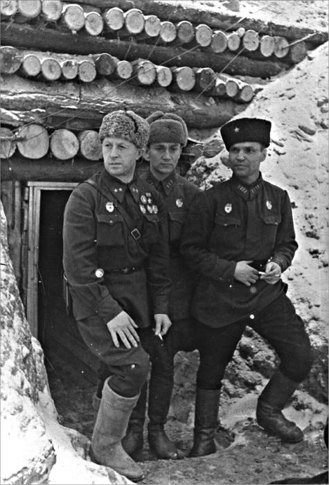 Иллюстрация к книге — Генерал Родимцев. Прошедший три войны [i_020.jpg]