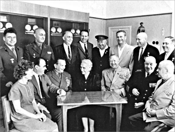 Иллюстрация к книге — Генерал Родимцев. Прошедший три войны [i_030.jpg]