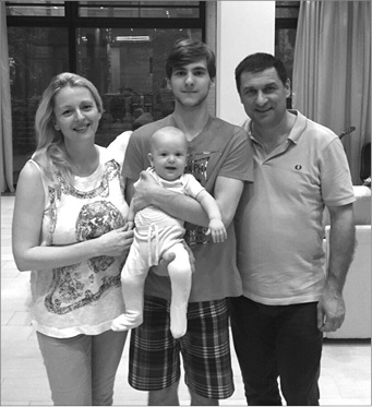 Иллюстрация к книге — Генерал Родимцев. Прошедший три войны [i_035.jpg]