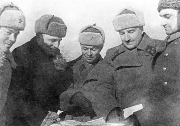 Иллюстрация к книге — Маршал Варенцов. Путь к вершинам славы и долгое забвение. 1901-1971 [n_14.jpg]