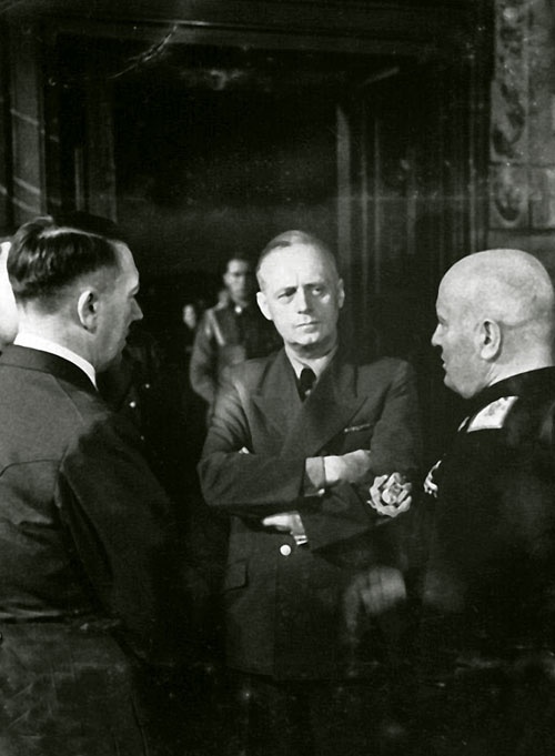 Иллюстрация к книге — "Никогда против России!" Мой отец Иоахим фон Риббентроп [i_025.jpg]